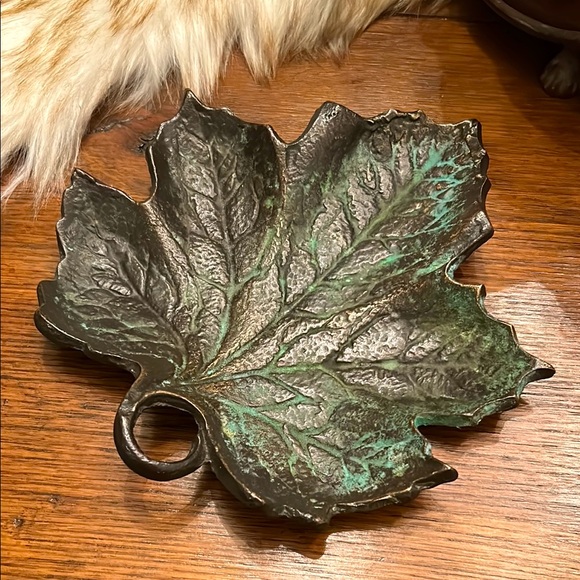 Vintage Brass Maple Leaf Trinket Dish - Picture 1 of 6